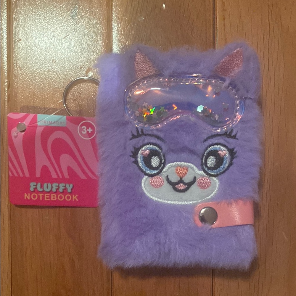 NWT Fluffy cat notebook
